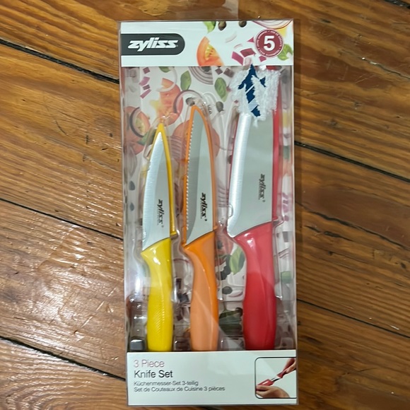 Unopened knife set